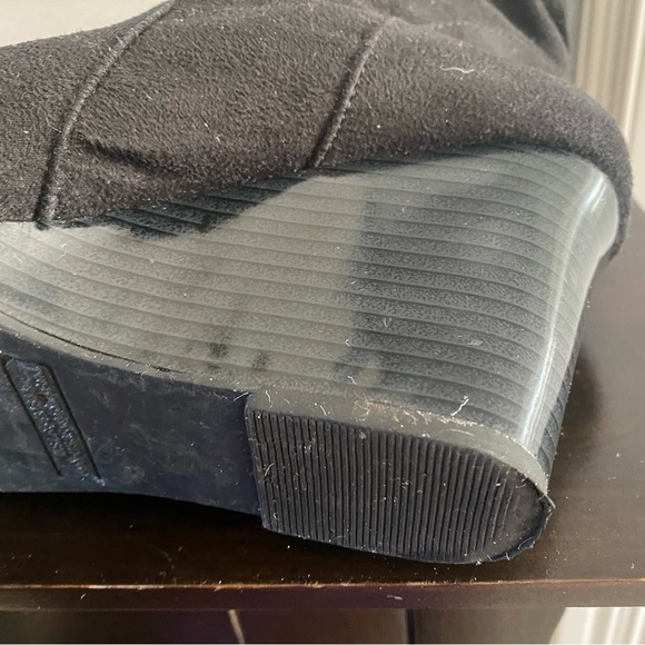 Heeled boots - Picture 2 of 4